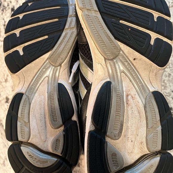 Adidas men’s running shoe 11.5 - Picture 5 of 5